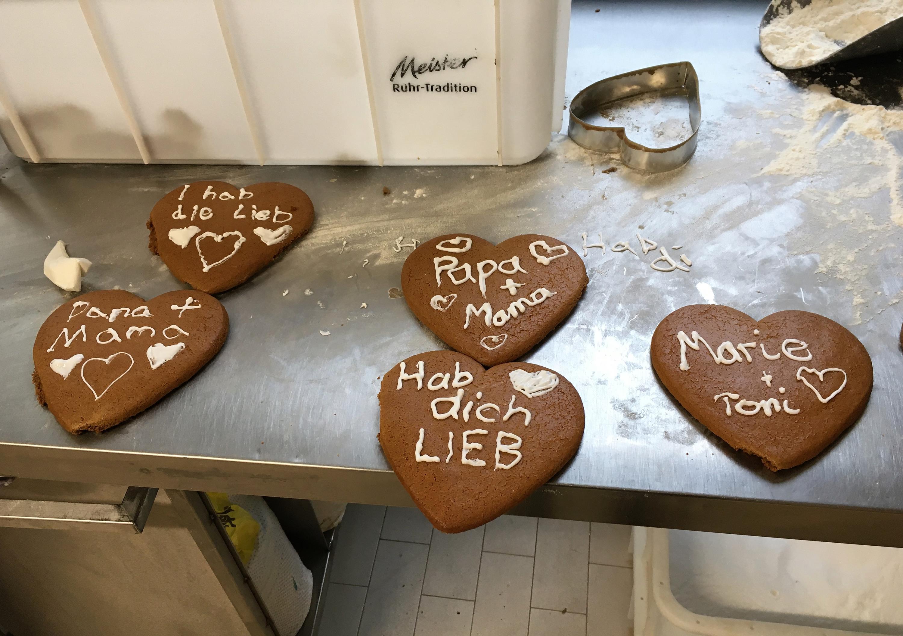 Weihnachtsbackaktion (4).JPG