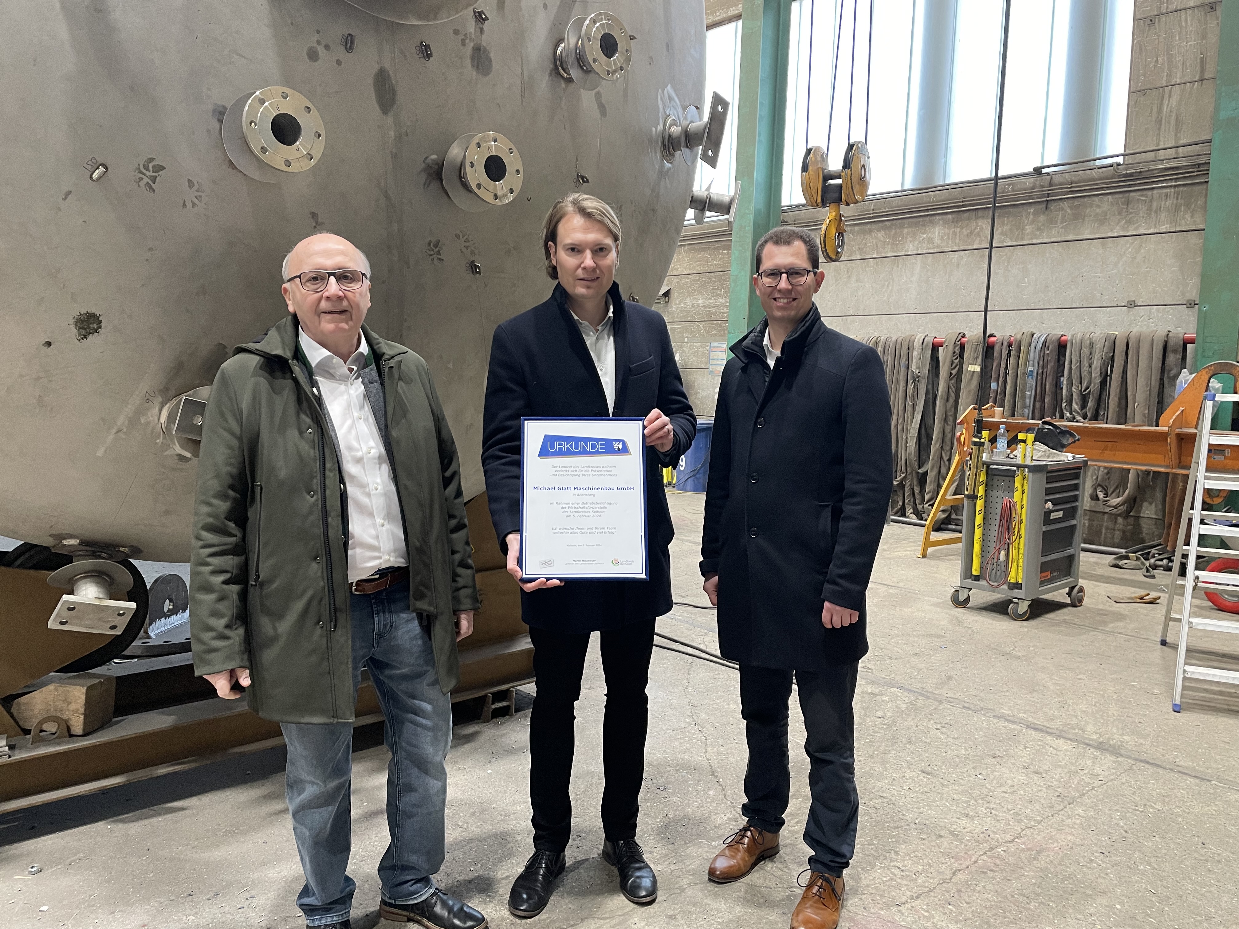 Landrat Neumeyer besucht Michael Glatt Maschinenbau GmbH