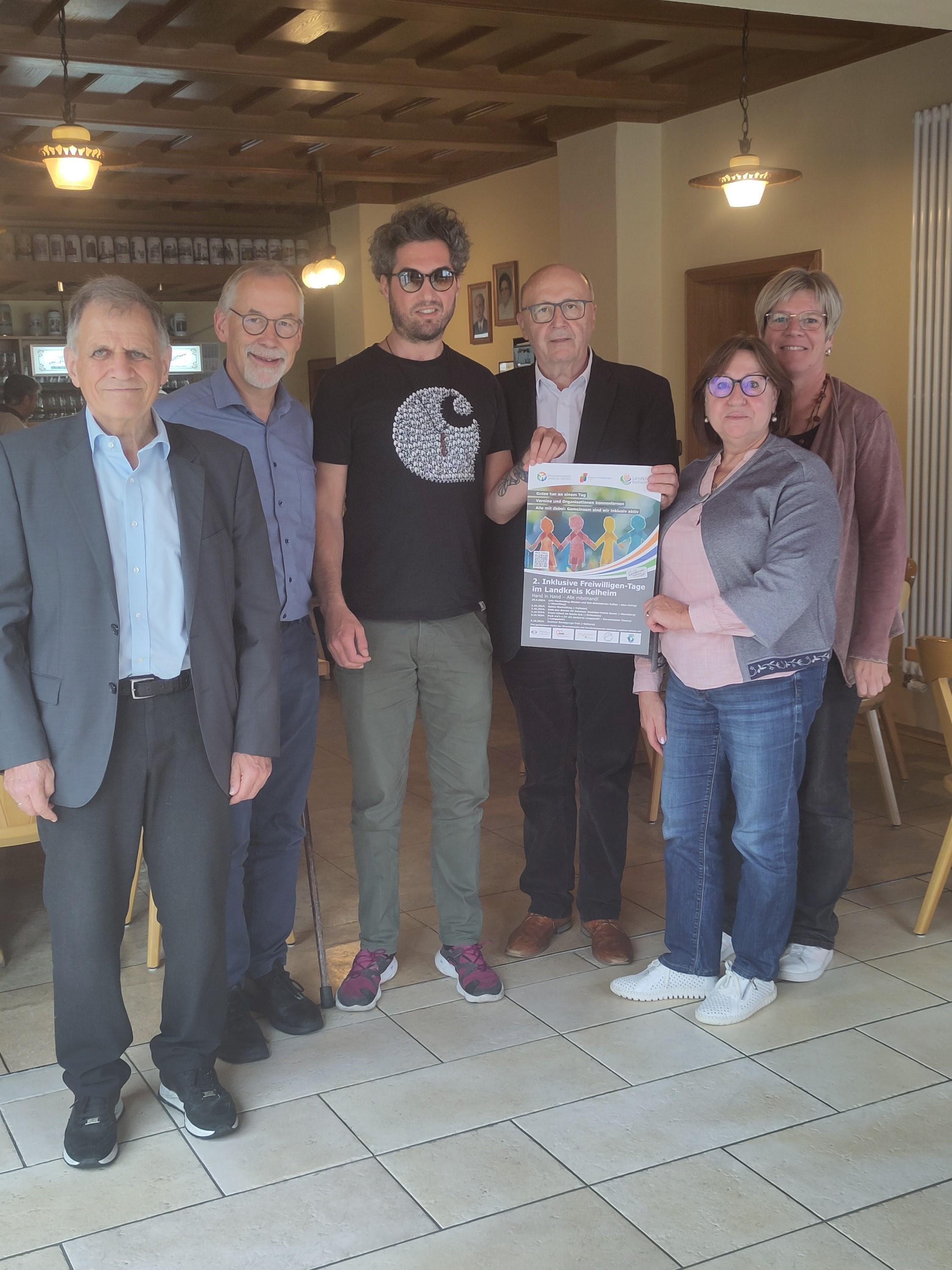 Landrat Martin Neumeyer und die Verantwortlichen für die Aktion 