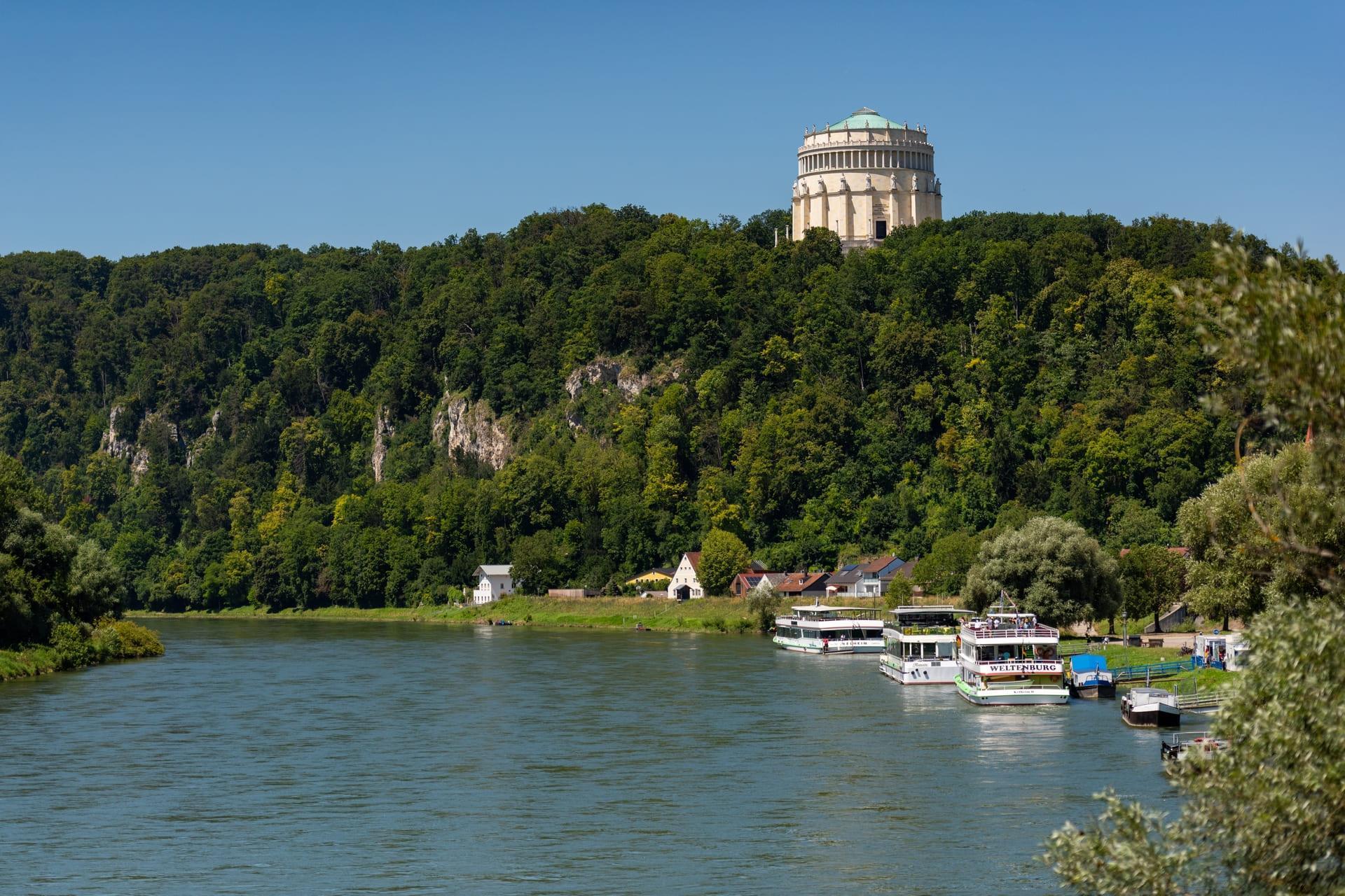 Befreiungshalle Kelheim und Schiffe 