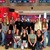 Azubis und Mitarbeiter des Landratsamtes vor einer Bowlingbahn