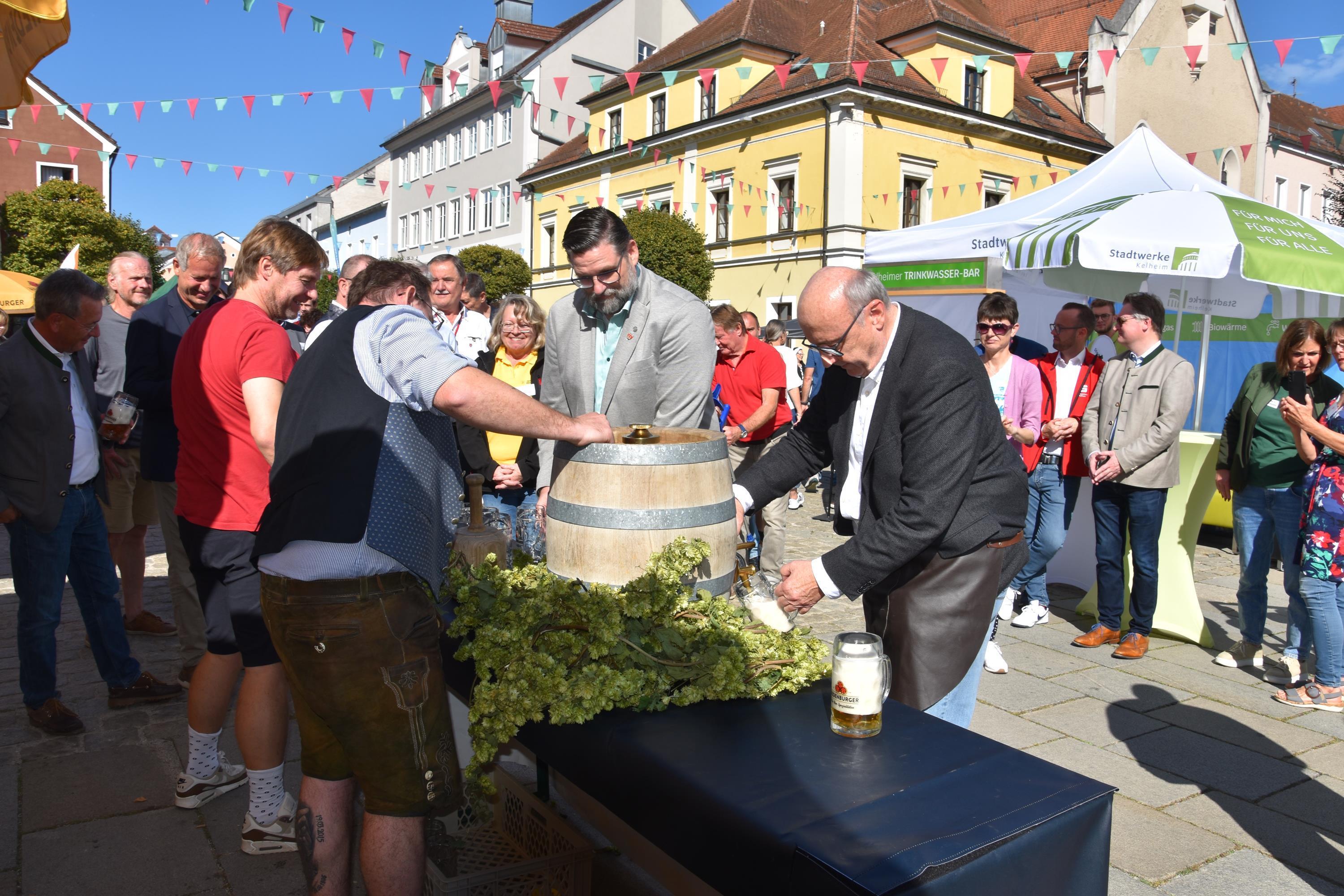 Bieranstich bei den Regional- und Umwelttagen