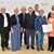 Gruppenfoto mit Anerkennungsurkunden