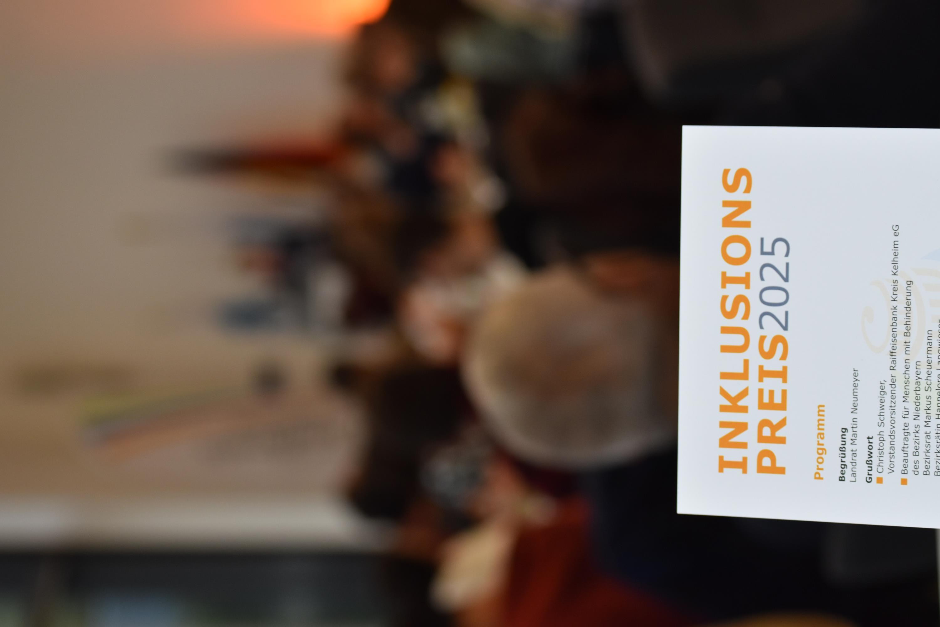 Der Flyer zeigt den Ablauf des Inklusionspreises 2025