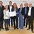 Gruppenfoto mit Anerkennungsurkunden