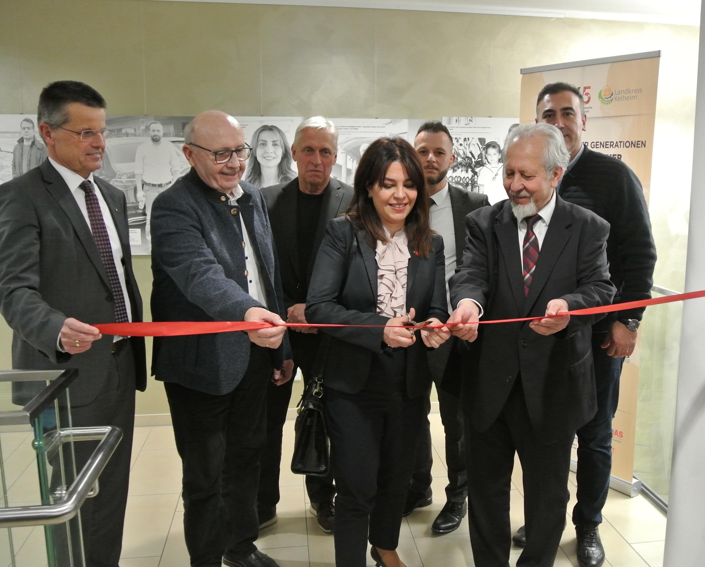 Ausstellung 65 Jahre - Vier Generationen türkischer Einwanderer im Lan