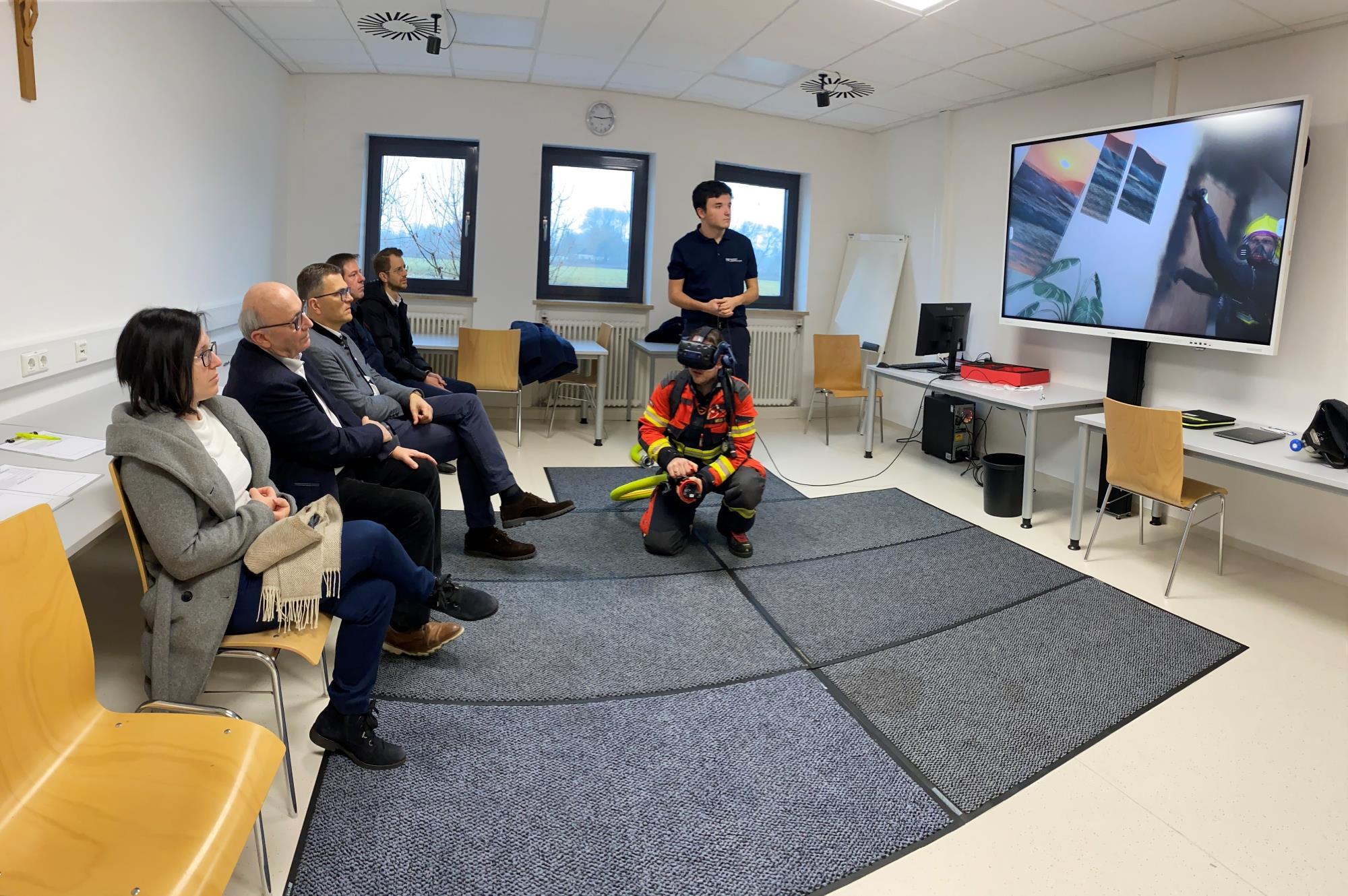 Das virtuelle Strahlrohrtraining wird vorgeführt.