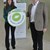 Martin Neumeyer begrüßt Sonja Rieger (l.)