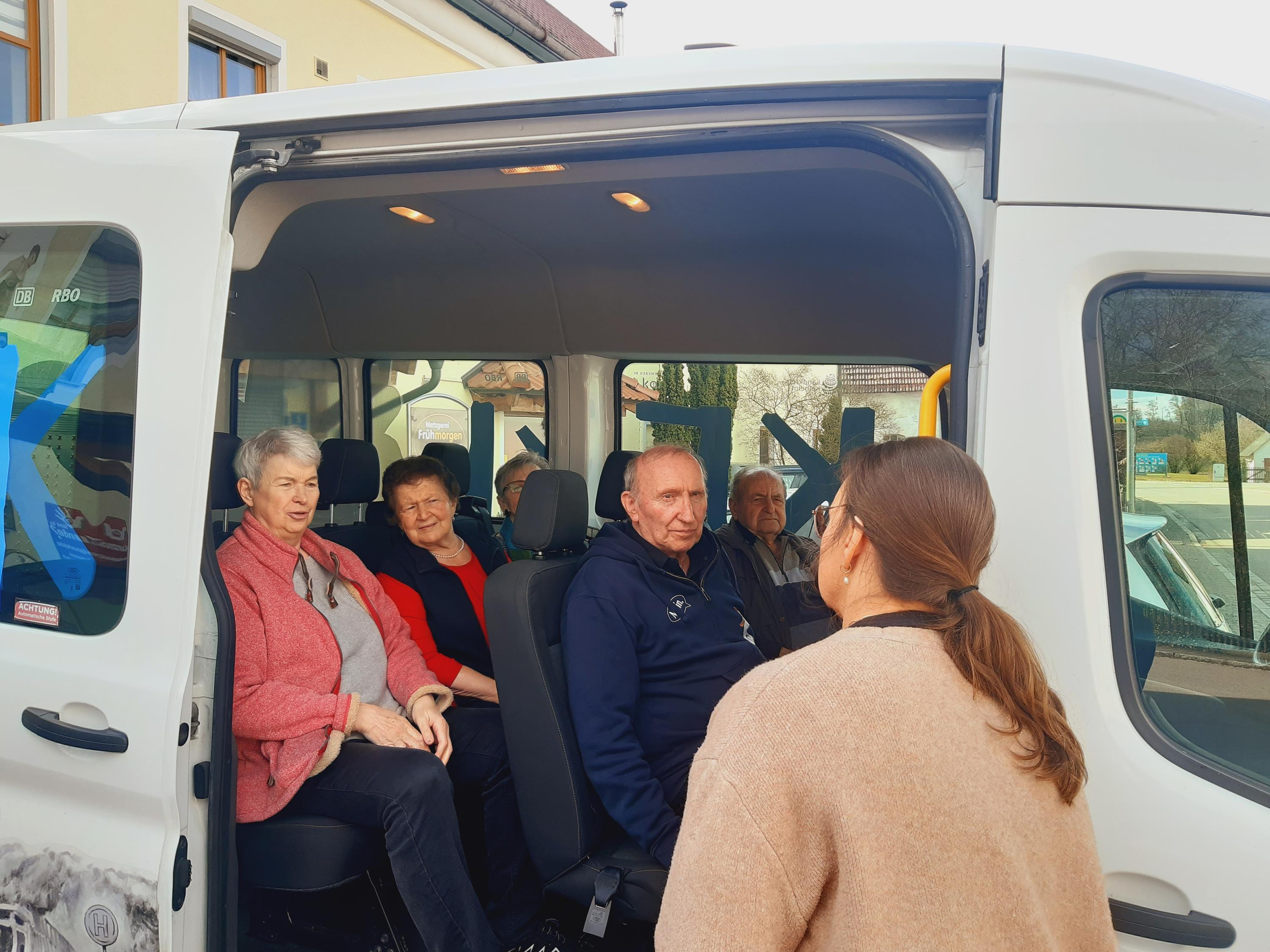 Senioren testen KEXI auf seine Alltagstauglichkeit