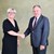 Landrat Christian Nerb gratuliert Heike Huber