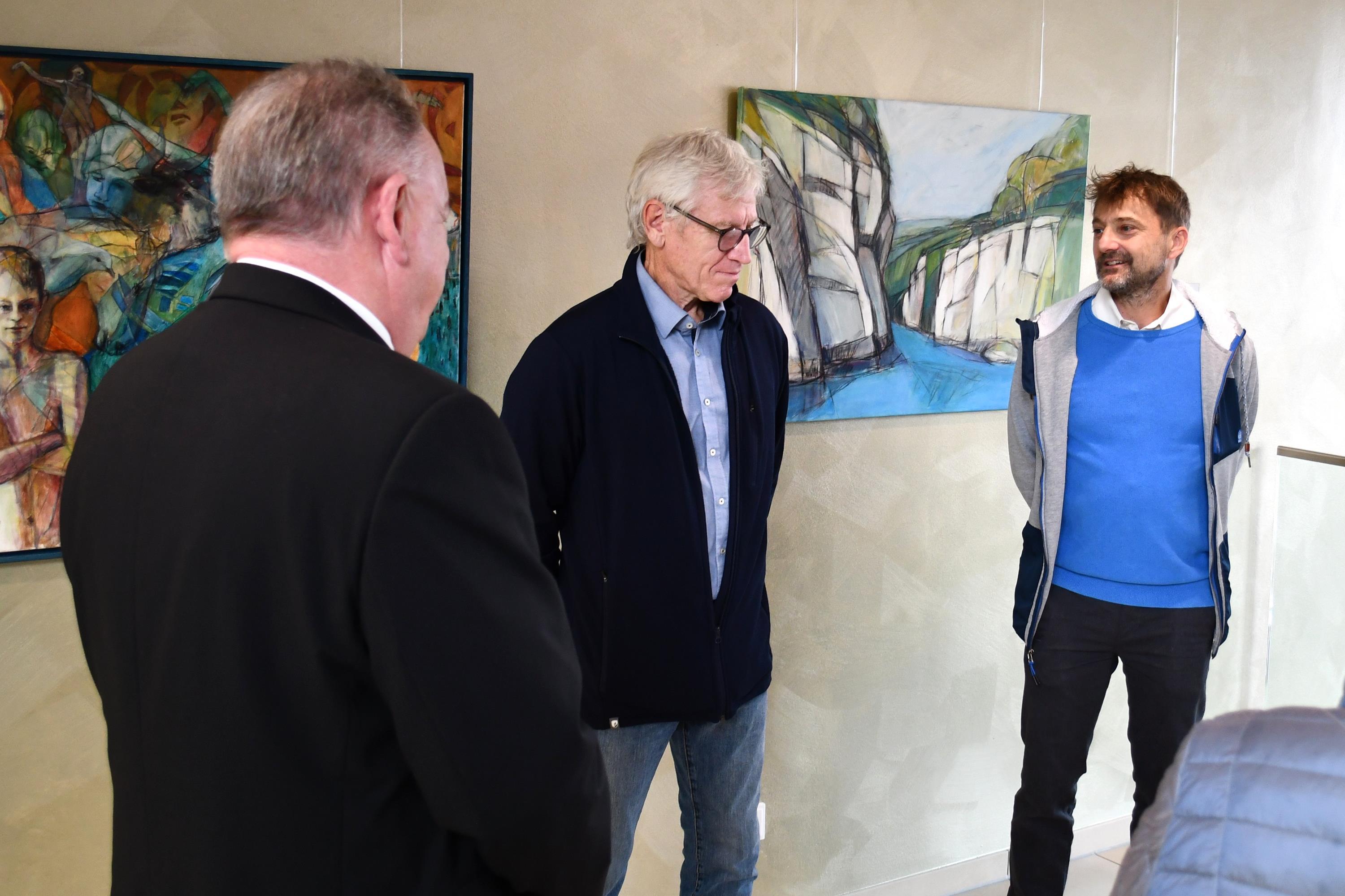 Landrat Christian Nerb ist im Gespräch mit Günter Bachhuber