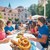 Im Biergarten des Klosters Weltenburg